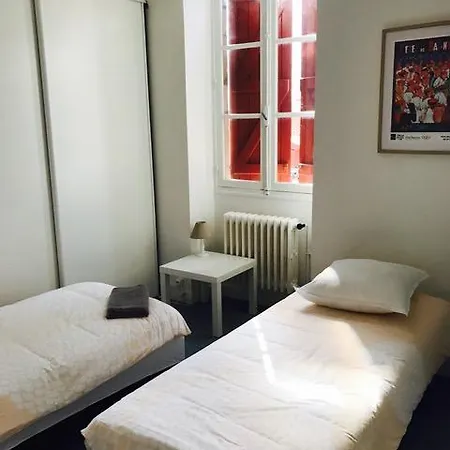فندق De La Gare بايون