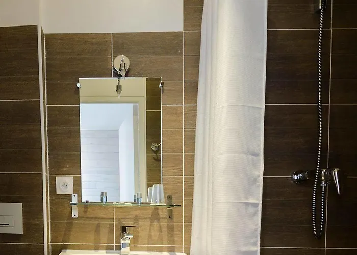 De La Gare Hotel Bayonne