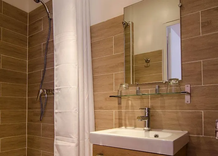 车站酒店 酒店 *